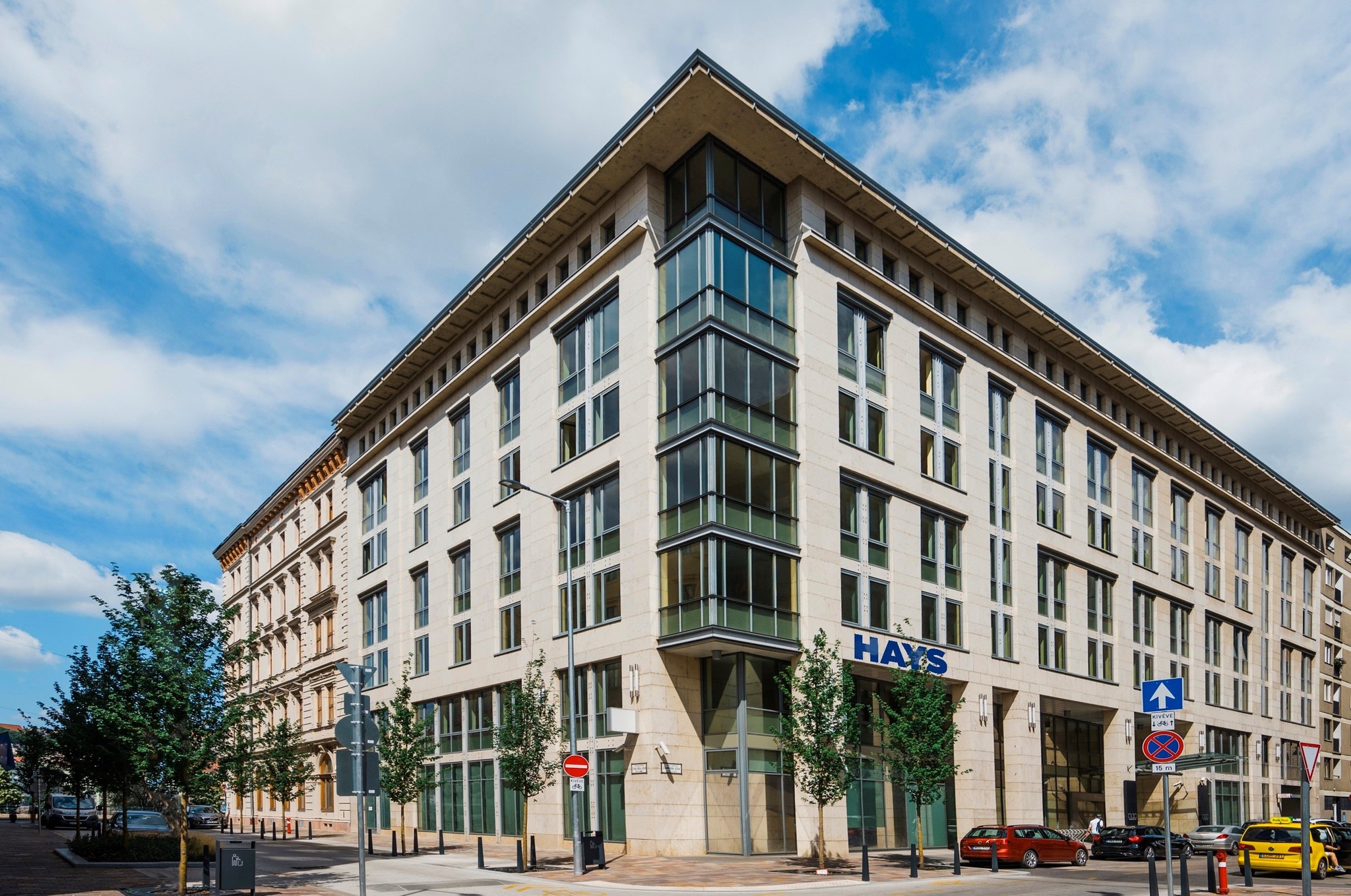 Ügyfelünk, a ConvergenCE által menedzselt ACADEMIA Irodaház lett Magyarország első WiredScore minősített épülete